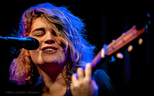 Blue Room Sessions - Lynn Miles