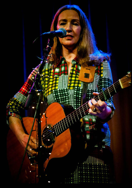 Blue Room Sessions - Suzie Ungerleider and Suzanne Jarvie (Can)