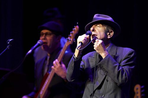 Buitenbios im Schnee / Hallelujah: Leonard Cohen, A Journey, A Song