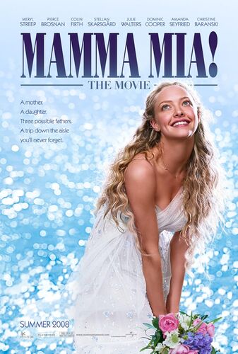 Alt-tekst: Poster van de film "Mamma Mia!" met een vrouw in een witte jurk die glimlacht en bloemen in haar handen heeft.