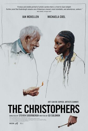 Filmposter voor "The Christophers" met Ian McKellen en Michaela Coel in gesprek, met dramatische uitdrukkingen en een neutrale achtergrond.