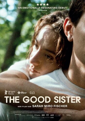 Filmcyclopaedia van "The Good Sister" met een vrouw en man in een bosachtige omgeving. Emotionele expressies zichtbaar.